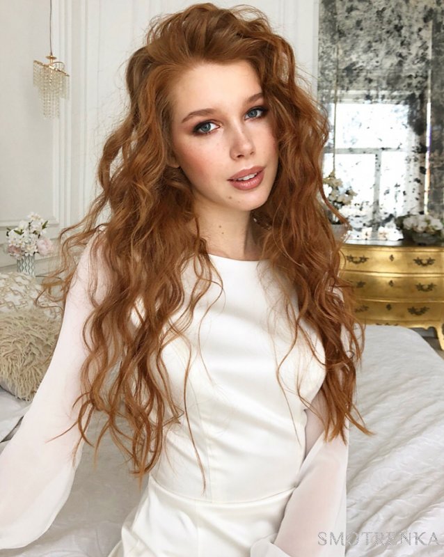 Елена Попова