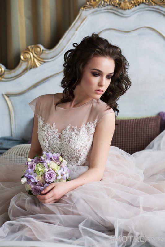 Елена Попова
