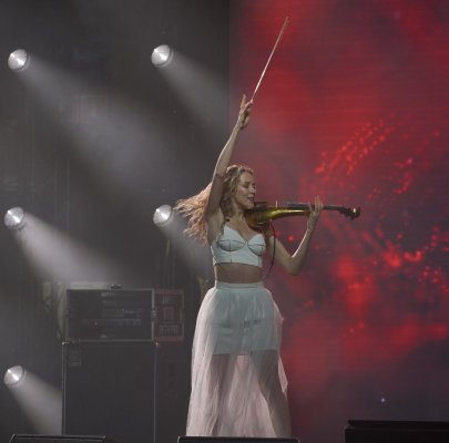 Шоу на электроскрипке от INGA NOVAK