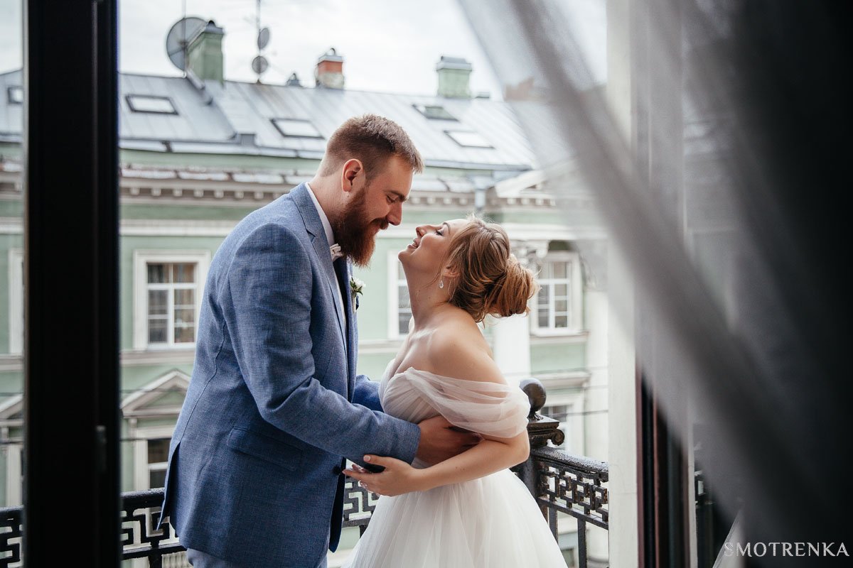 Свадебное бюро светлый день